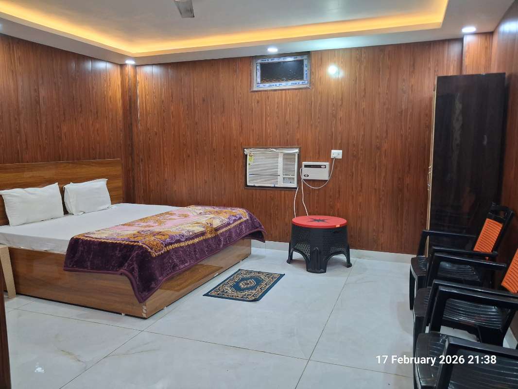 Devotee Standard Room – Comfortable Ashram Stay in Ayodhya